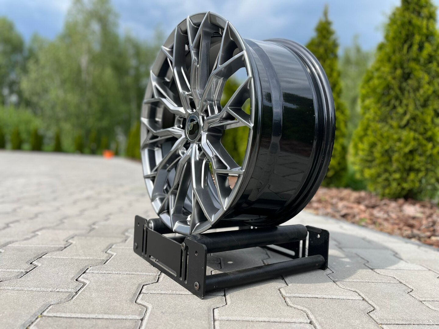 Japan Racing JR49 20" ET20-ET51 + 10J ET20-ET48 BLANK Hyper Black - obrazek 4