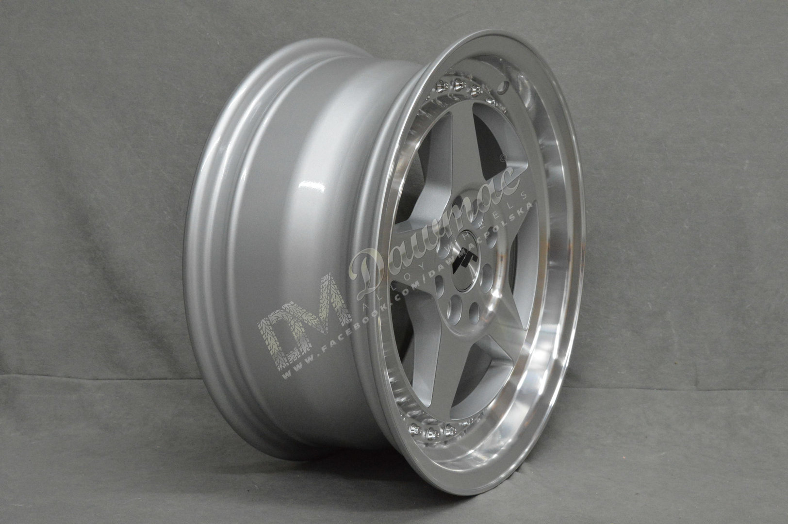 Japan Racing JR6 15" 7J ET20-ET35 BLANK Silver Machined Face - obrazek 3