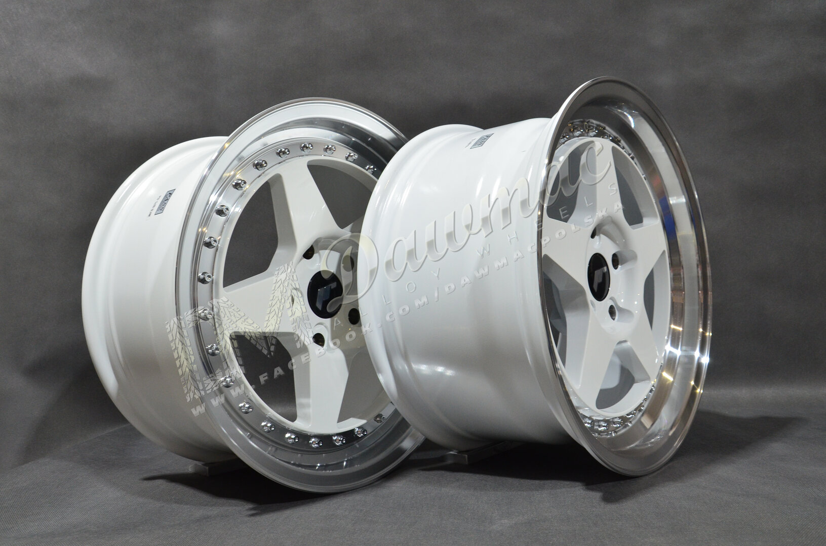 Japan Racing JR6 15" 7J ET25 + 8J ET25 4x100/4x108 White w/ Machined Lip - obrazek 4