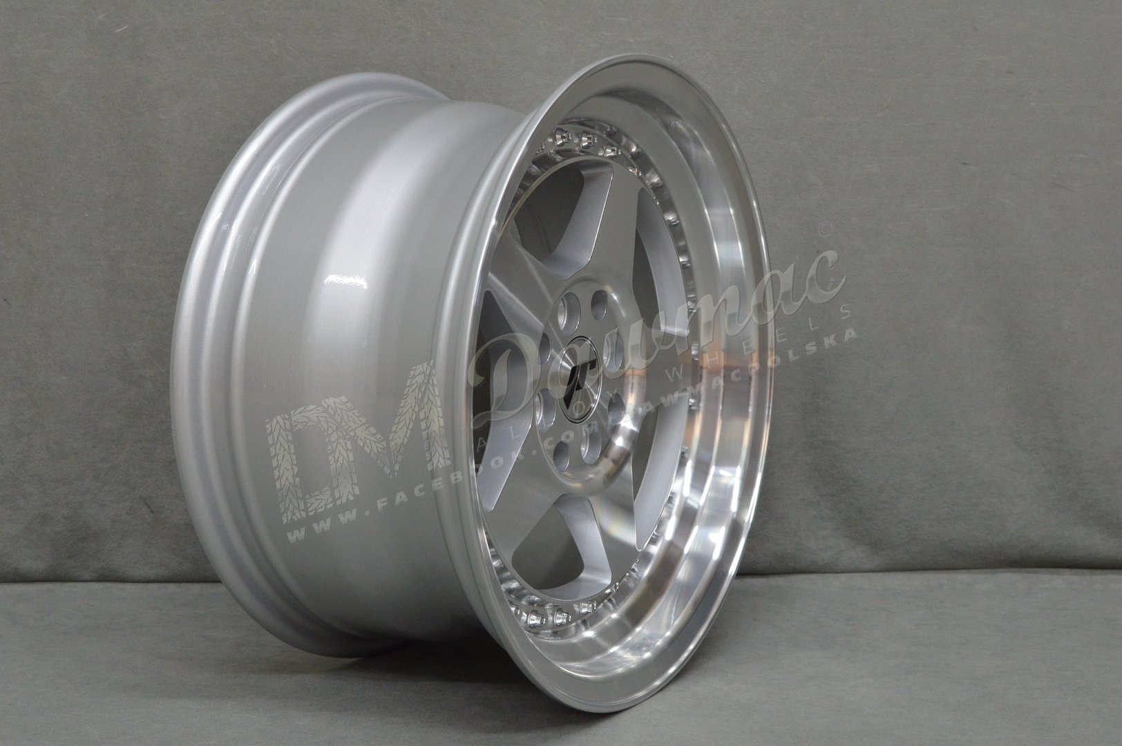 Japan Racing JR6 15" 8J ET5 4x100/4x114,3 Silver Machined Face - obrazek 4
