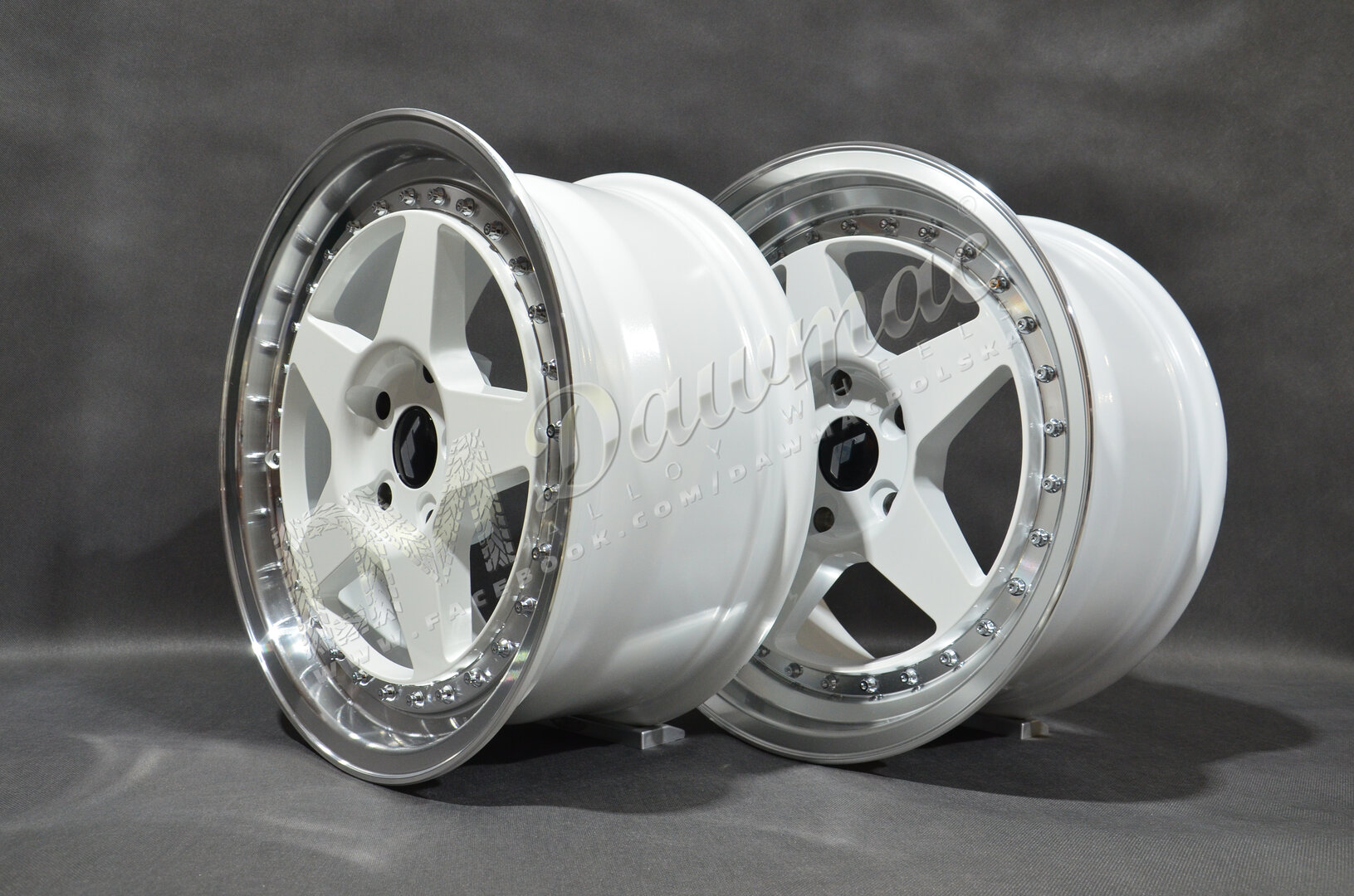 Japan Racing JR6 17" 9J ET20-ET35 + 10J ET20 BLANK White w/ Machined Lip - obrazek 5