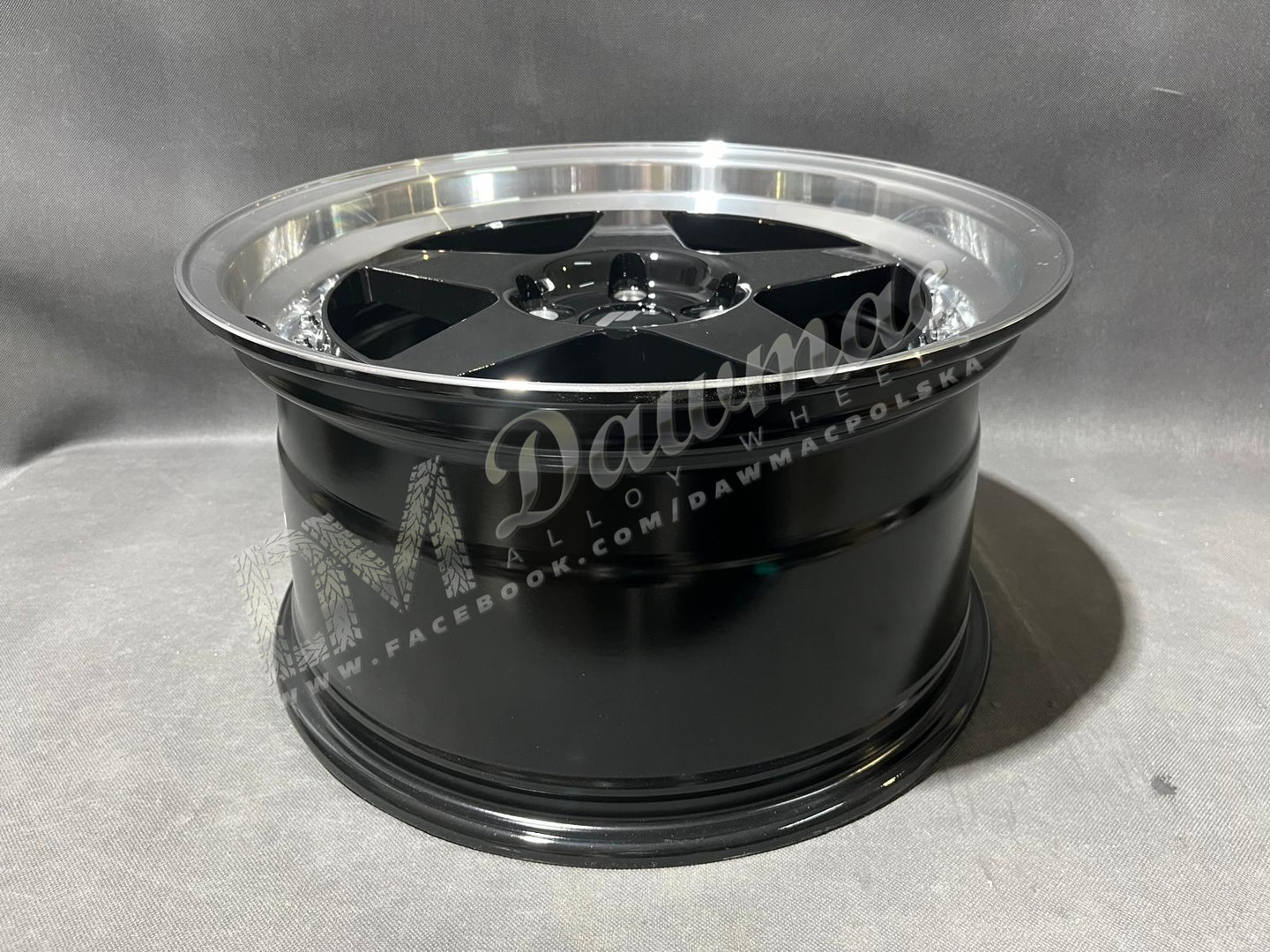 Japan Racing JR6 17" 9J ET20-ET35 BLANK Glossy Black w/ Machined Lip - obrazek 5