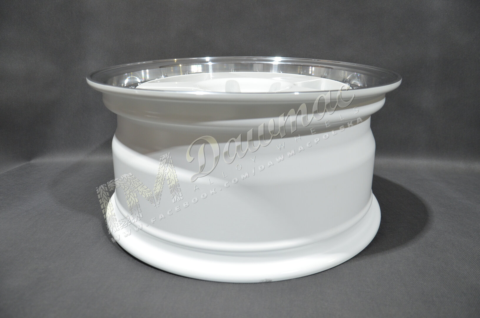 Japan Racing JR6 18" 9,5J ET20-ET40 BLANK White w/ Machined Lip - obrazek 5