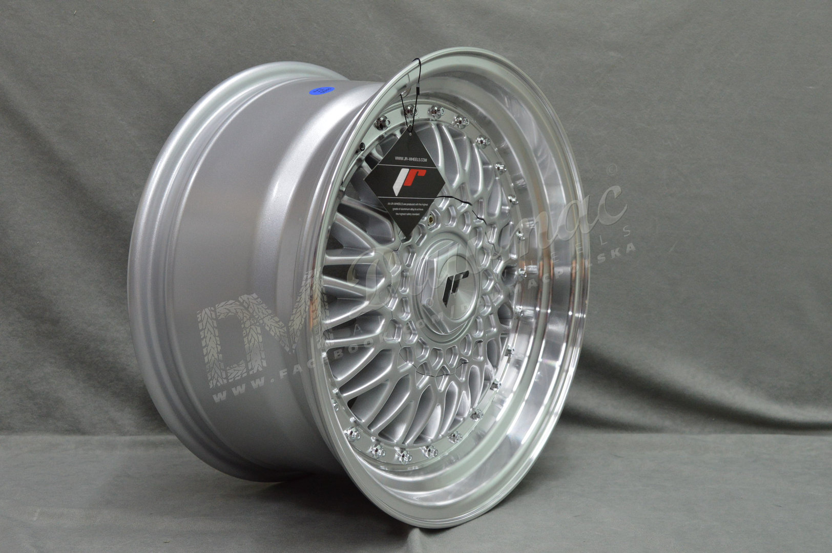Japan Racing JR9 15" 8J ET20 + 9J ET10 4x100/4x108 Silver w/ Machined Lip Silver Rivets - obrazek 4