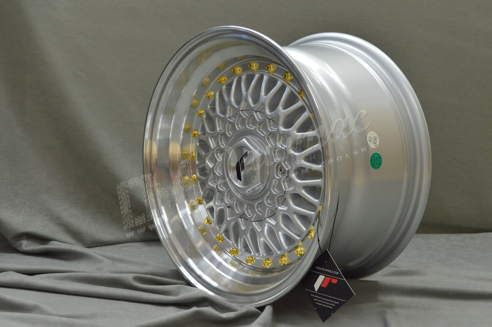 Japan Racing JR9 15" 8J ET20 BLANK Silver w/Machined Lip Gold Rivets - obrazek 3