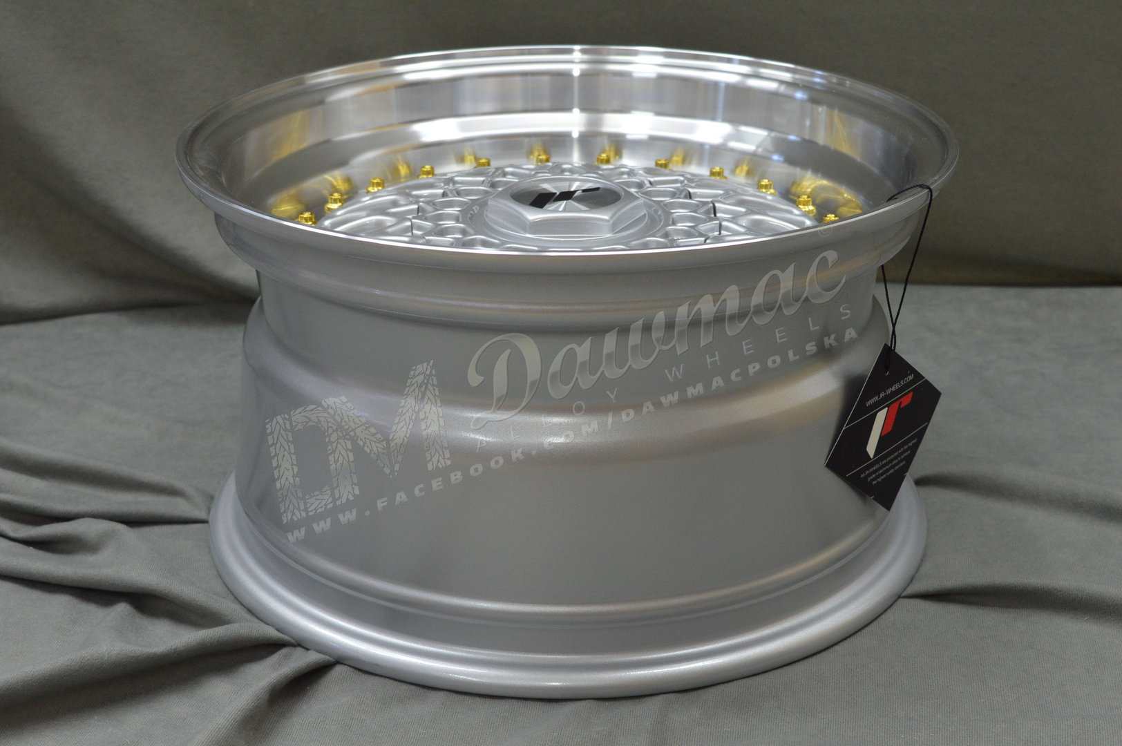 Japan Racing JR9 15" 9J ET10 4x100/4x108 Silver w/Machined Lip Gold Rivets - obrazek 6