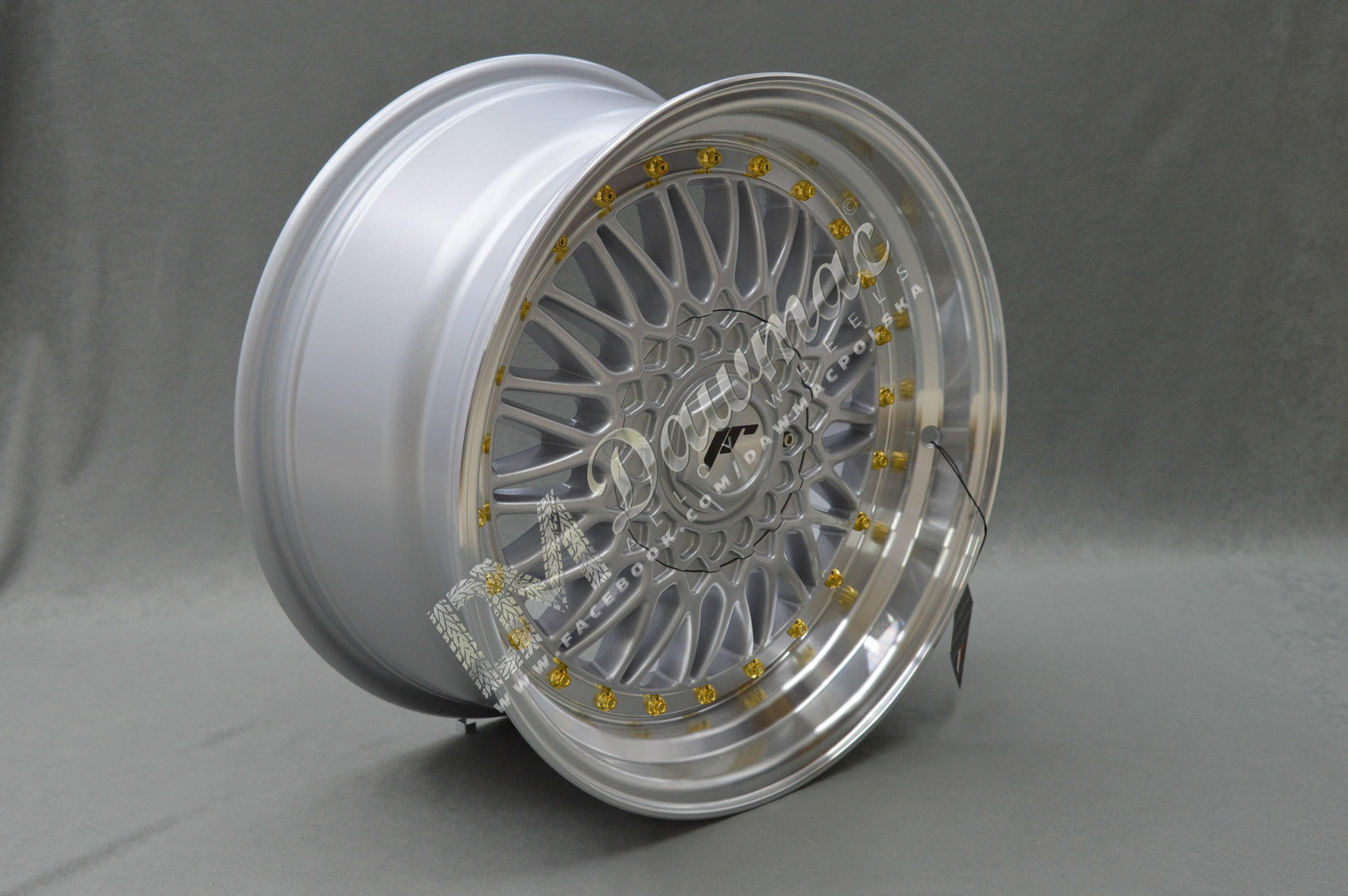 Japan Racing JR9 16" 7,5J ET25 4x100/4x108 Silver w/Machined Lip Gold Rivets - obrazek 4