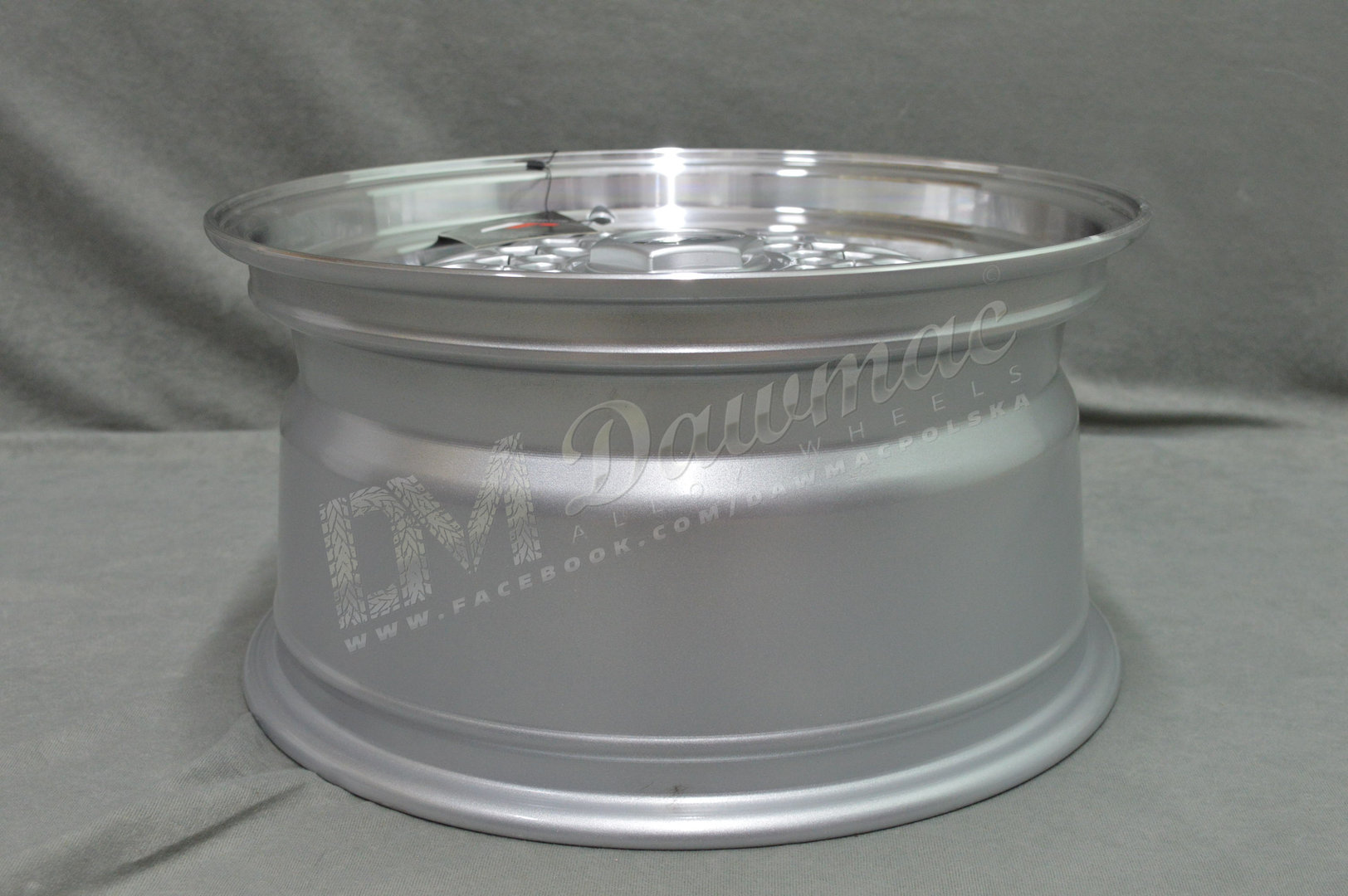 Japan Racing JR9 16" 9J ET20 4x100/4x108 Silver w/Machined Lip Silver Rivets - obrazek 7