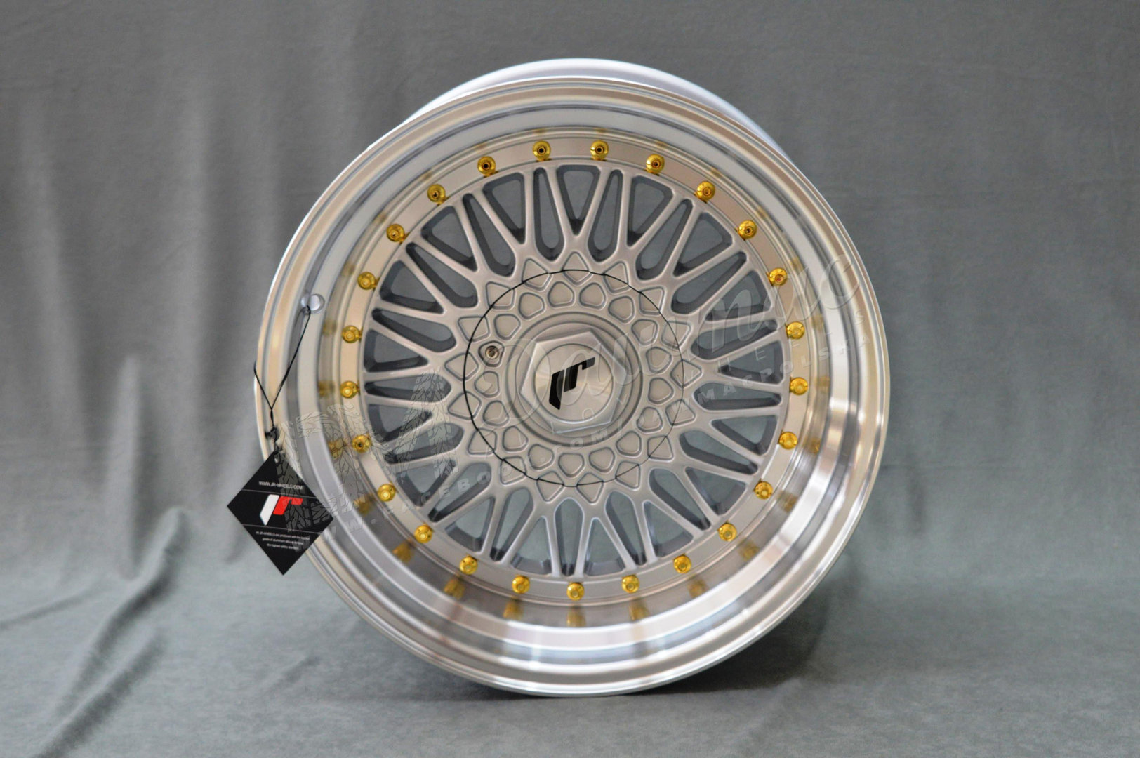 Japan Racing JR9 17" 10J ET20 4x100/4x108 Silver w/Machined Lip Gold Rivets - obrazek 2