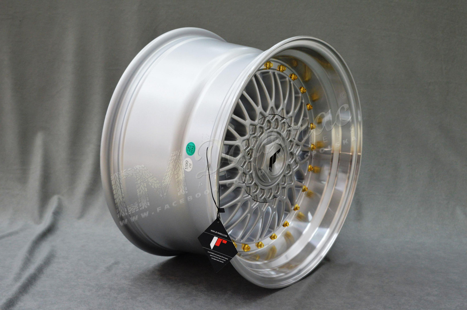 Japan Racing JR9 17" 10J ET20 4x100/4x108 Silver w/Machined Lip Gold Rivets - obrazek 4