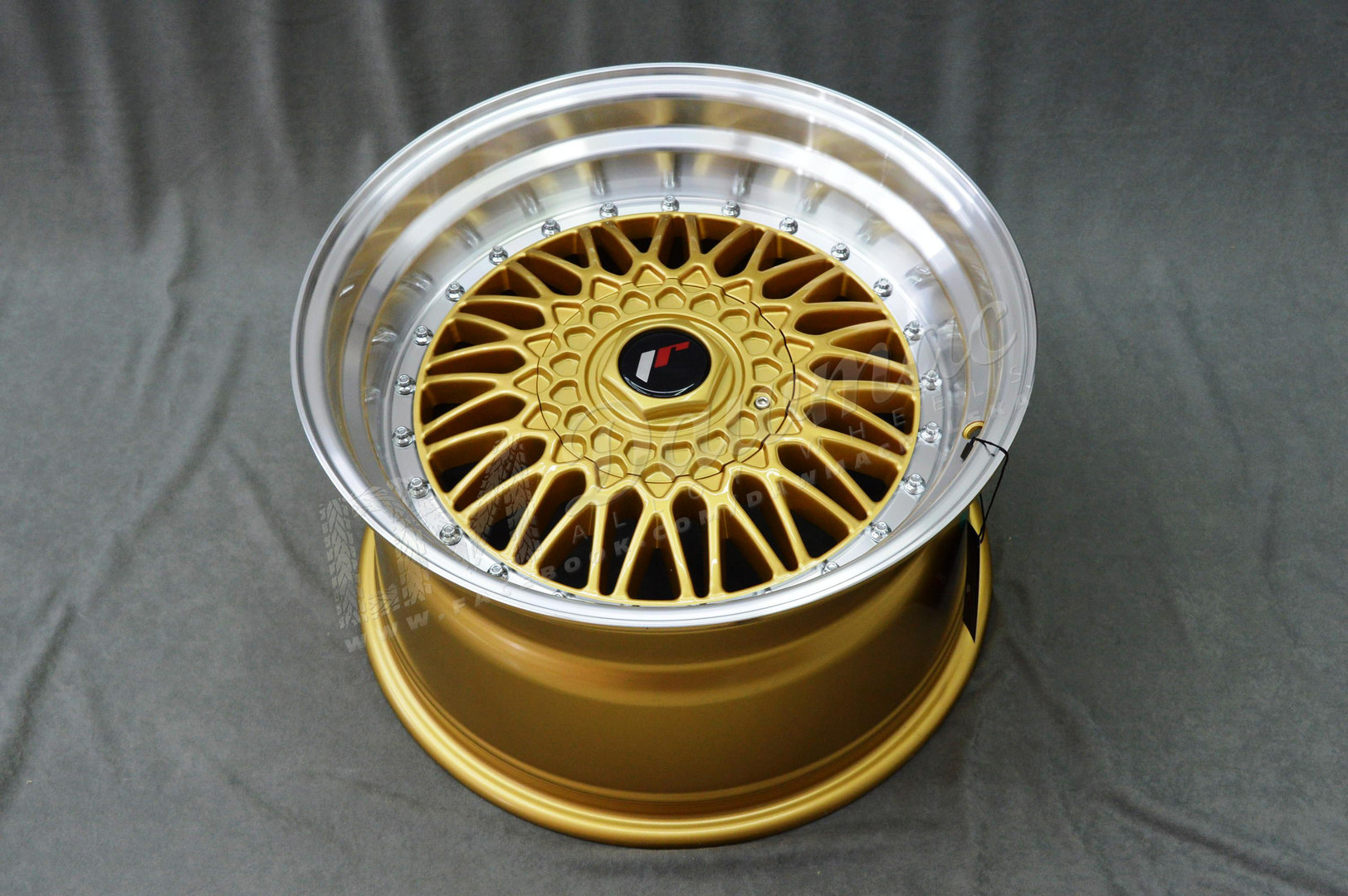 Japan Racing JR9 17" 10J ET20 BLANK Gold w/Machined Lip - obrazek 5