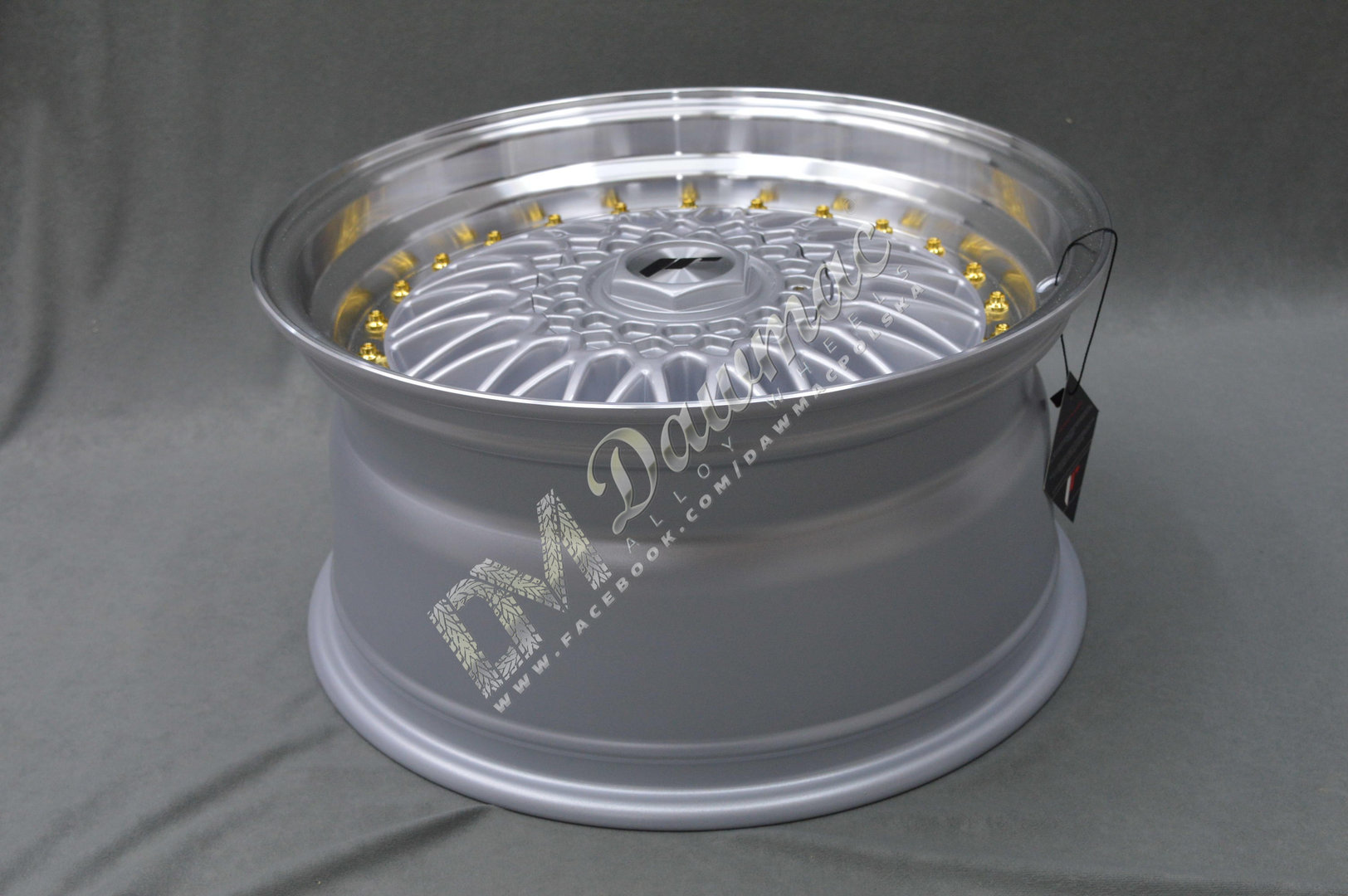 Japan Racing JR9 17" 7,5J ET35 5x108/5x112 Silver w/Machined Lip Gold Rivets - obrazek 6