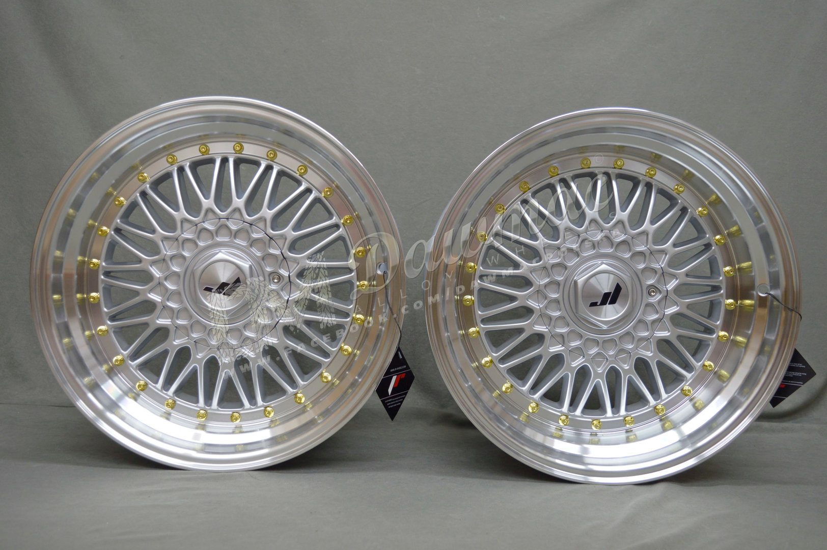 Japan Racing JR9 17" 7,5J ET35 + 8,5J ET35 5x112/5x120 Silver w/Machined Lip Gold Rivets - obrazek 2