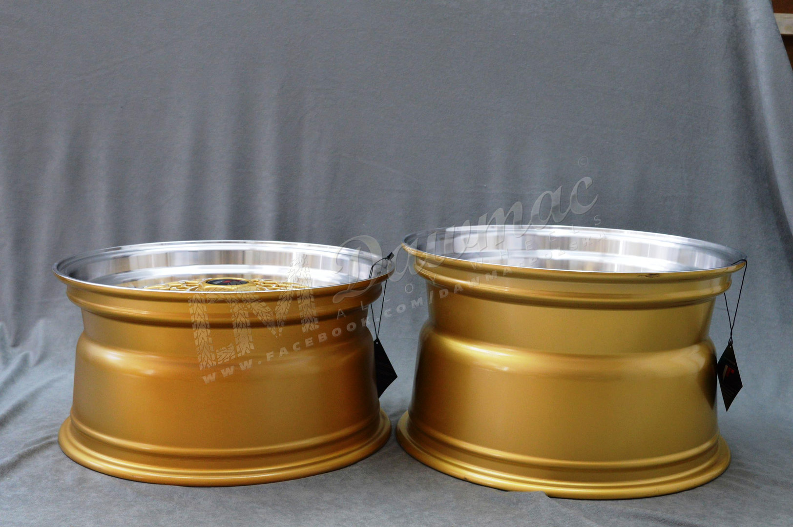 Japan Racing JR9 17" 8,5J ET20-ET35 + 10J ET20 BLANK Gold w/Machined Lip - obrazek 7