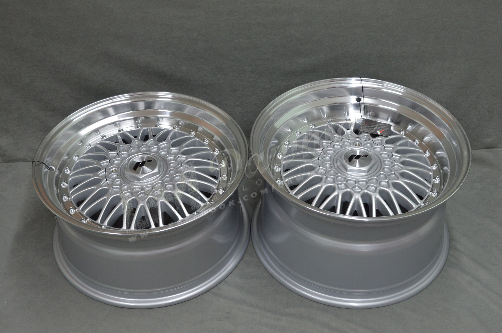 Japan Racing JR9 17" 8,5J ET20 5x112/5x120 Silver w/Machined Lip Silver Rivets - obrazek 6
