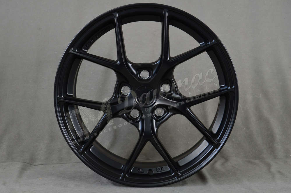 Japan Racing SL01 17" 9J ET20-ET50 BLANK Matt Black