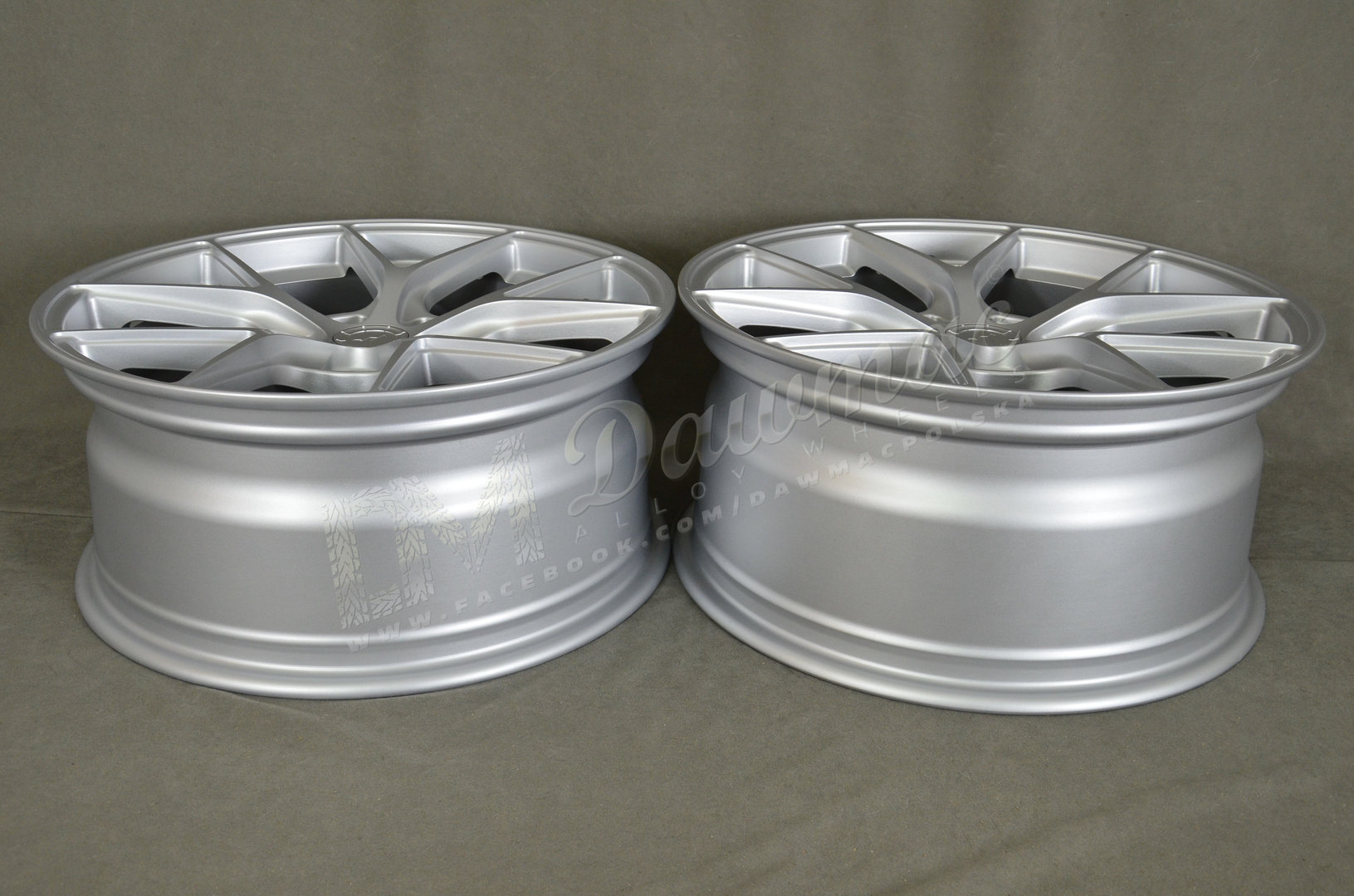 Japan Racing SL01 18" 8,5J ET20-42 + 9,5J ET25-38 BLANK Matt Silver - obrazek 7