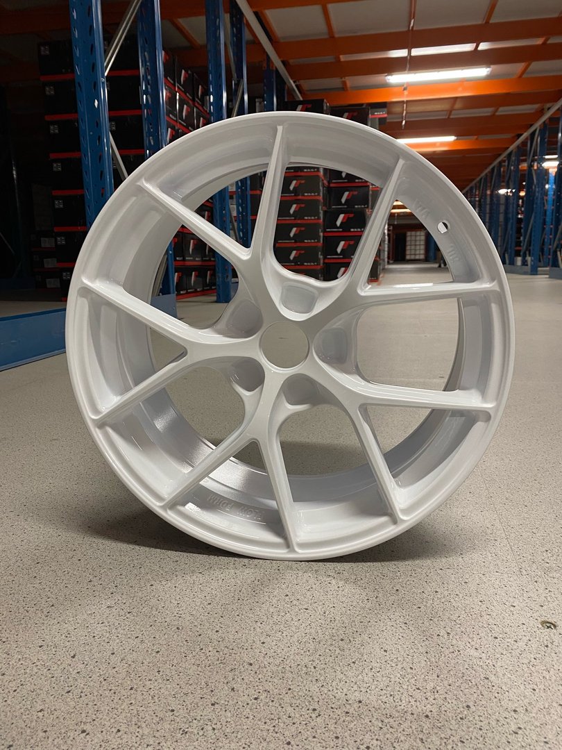 Japan Racing SL01 18" 8,5J ET20-42 + 9,5J ET25-38 BLANK White - obrazek 3