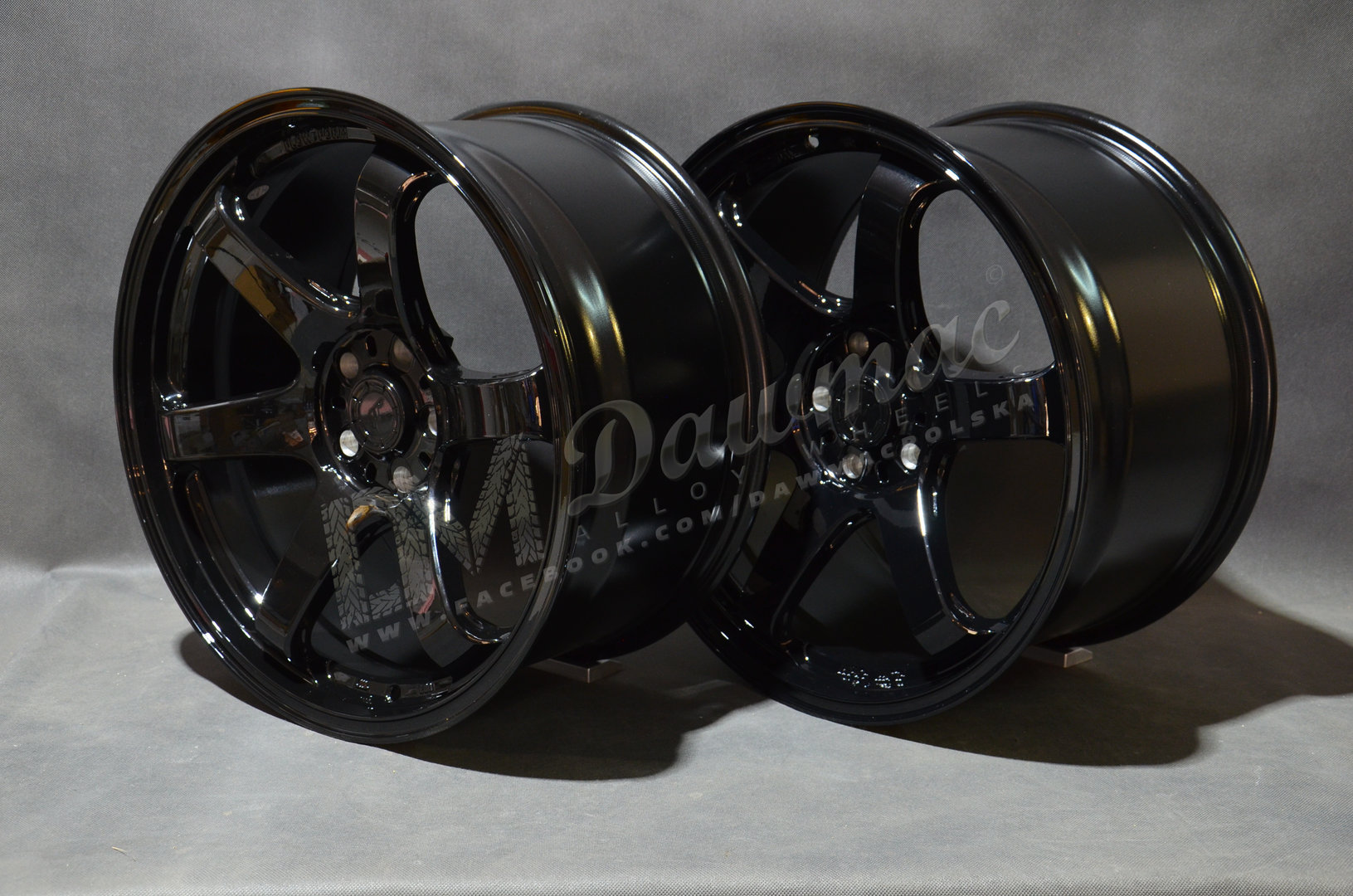 Japan Racing SL03 19" 9J ET20-ET45 + 10J ET15-ET40 BLANK Gloss Black - obrazek 5