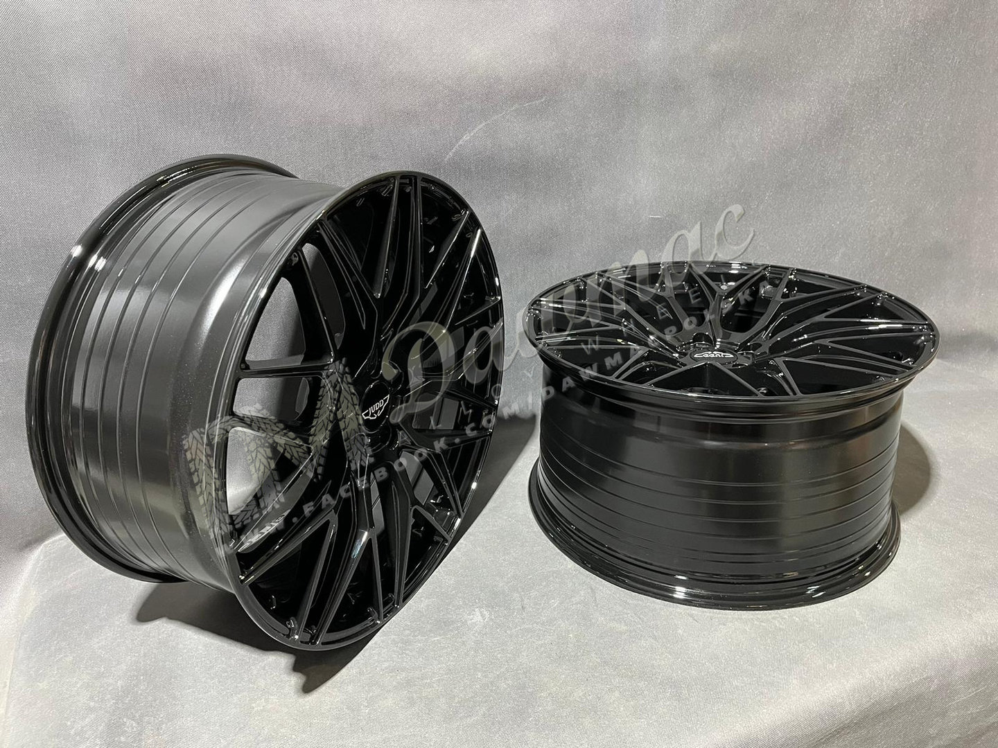 Judd Model One 22" 9J ET25-ET50 + 10,5J ET25-ET50 5x100-5x130 Gloss Black - obrazek 5