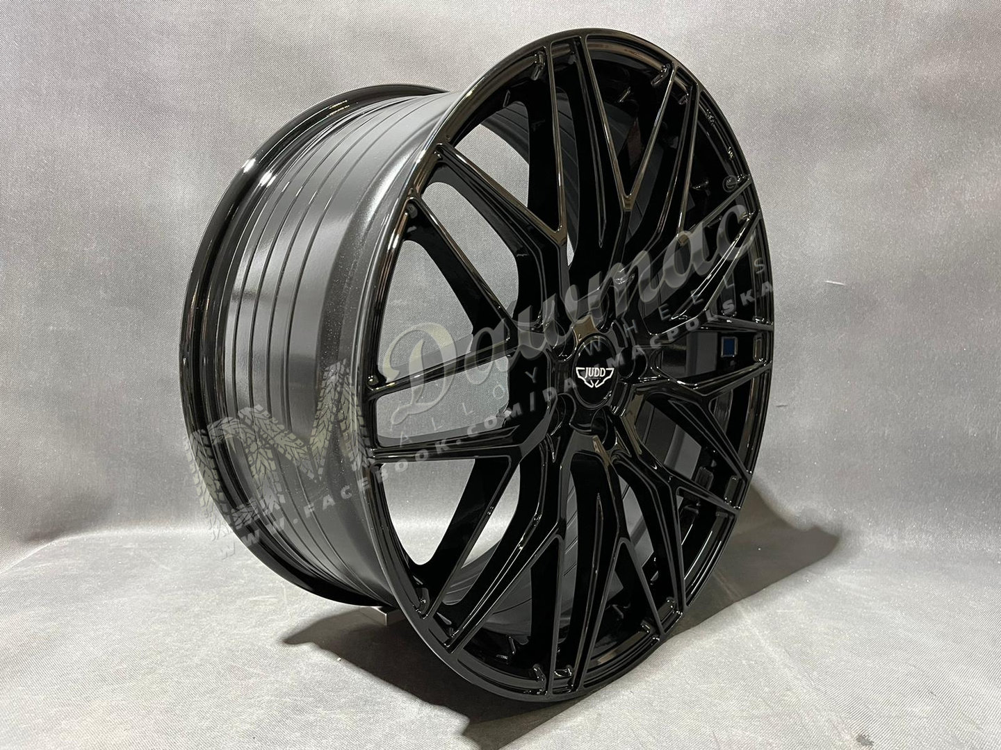 Judd Model One 22" 9J ET25-ET50 5x100-5x130 Gloss Black - obrazek 2