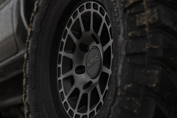 KMC KM719 17" 8,5J ET0 5x127 Satin Black With Gray Tint - obrazek 5