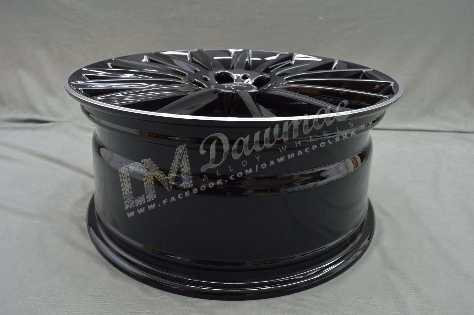 Keskin KT18 17" 7J ET38/ET48 5x112 Black Lip Polish - obrazek 6