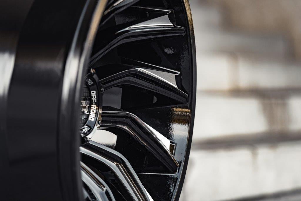 La Chanti LC-OF12 20" 12J ET-25 5x139,7 Gloss Black Milled - obrazek 6