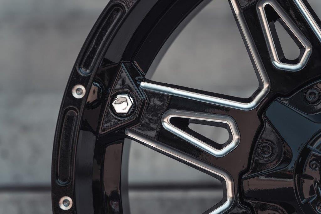 La Chanti LC-OF1 20" 9J ET0 6x136/6x139,7 Gloss Black Milled Spockes - obrazek 7