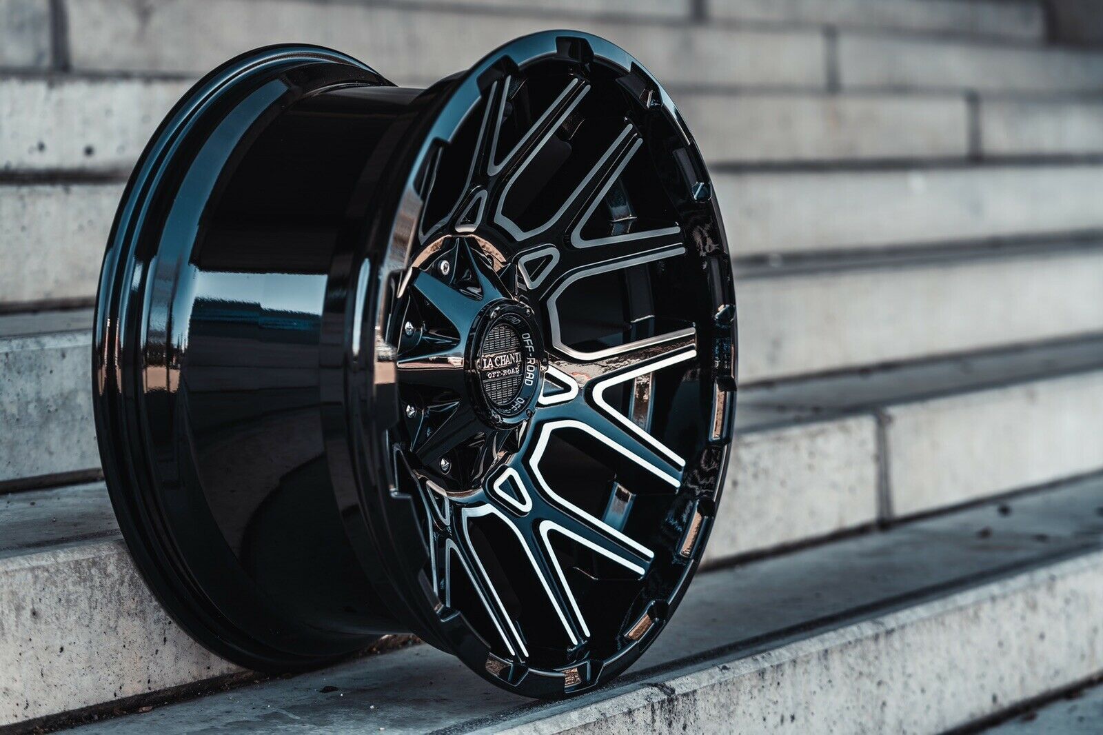 La Chanti LC-OF2 20" 10J ET-12 6x135/6x139,7 Gloss Black Machine Face - obrazek 8