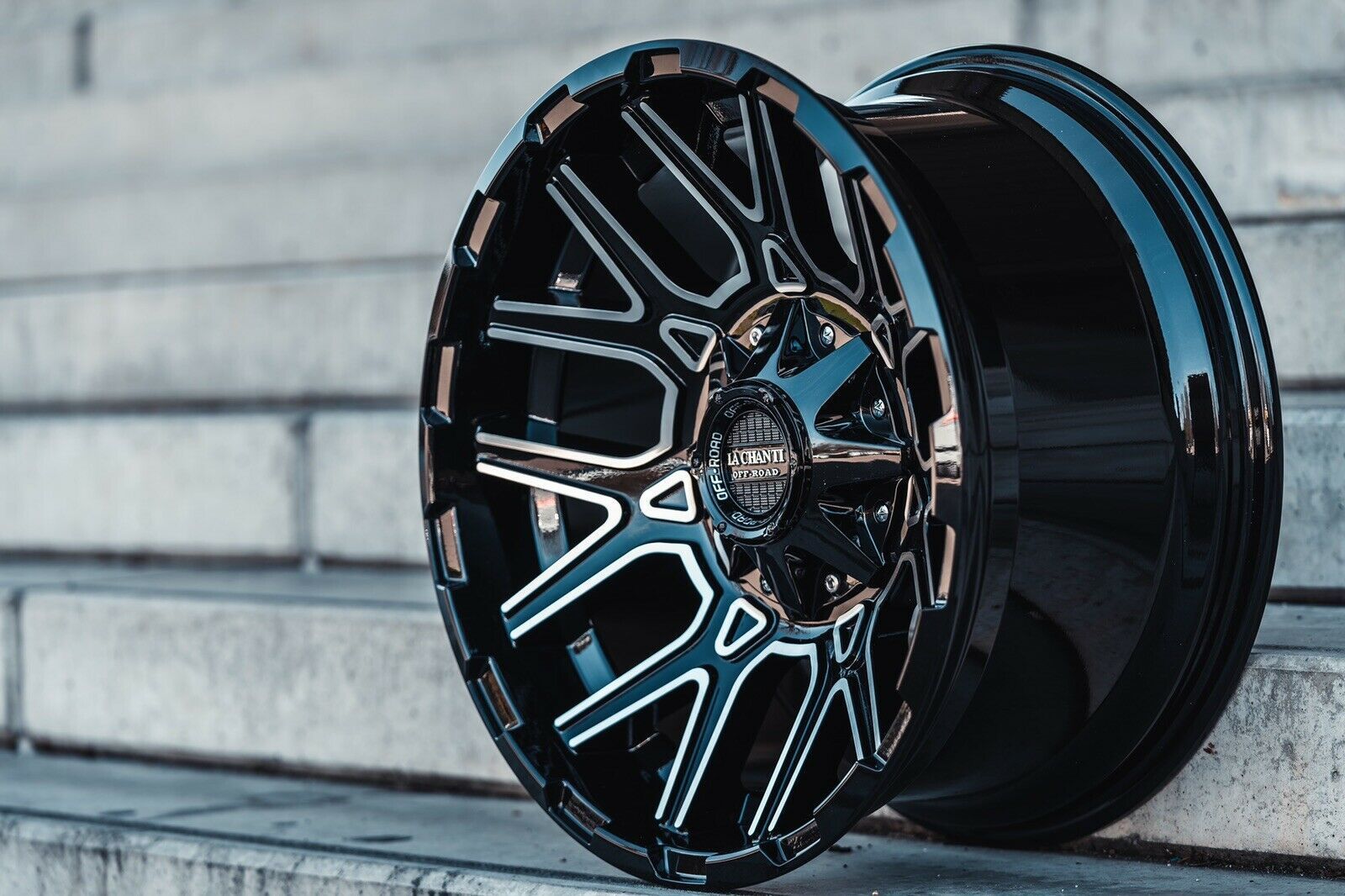 La Chanti LC-OF2 20" 10J ET-19 5x114,3/5x139,7 Gloss Black Machine Face - obrazek 6