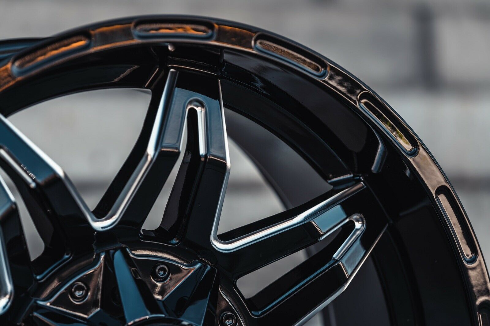 La Chanti LC-OF3 20" 9J ET0 5x127/5x139,7 Gloss Black Milled Spockes - obrazek 7