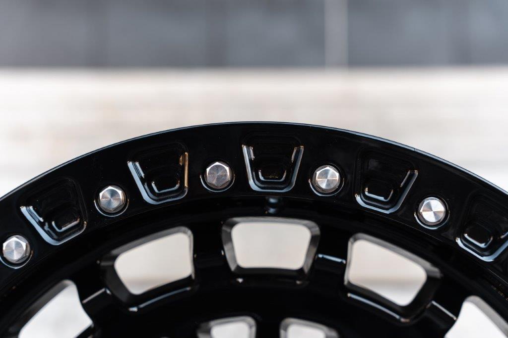 La Chanti LC-OF6 20" 10J ET-25 5x127/5x139,7 Gloss Black with Black Ring - obrazek 4