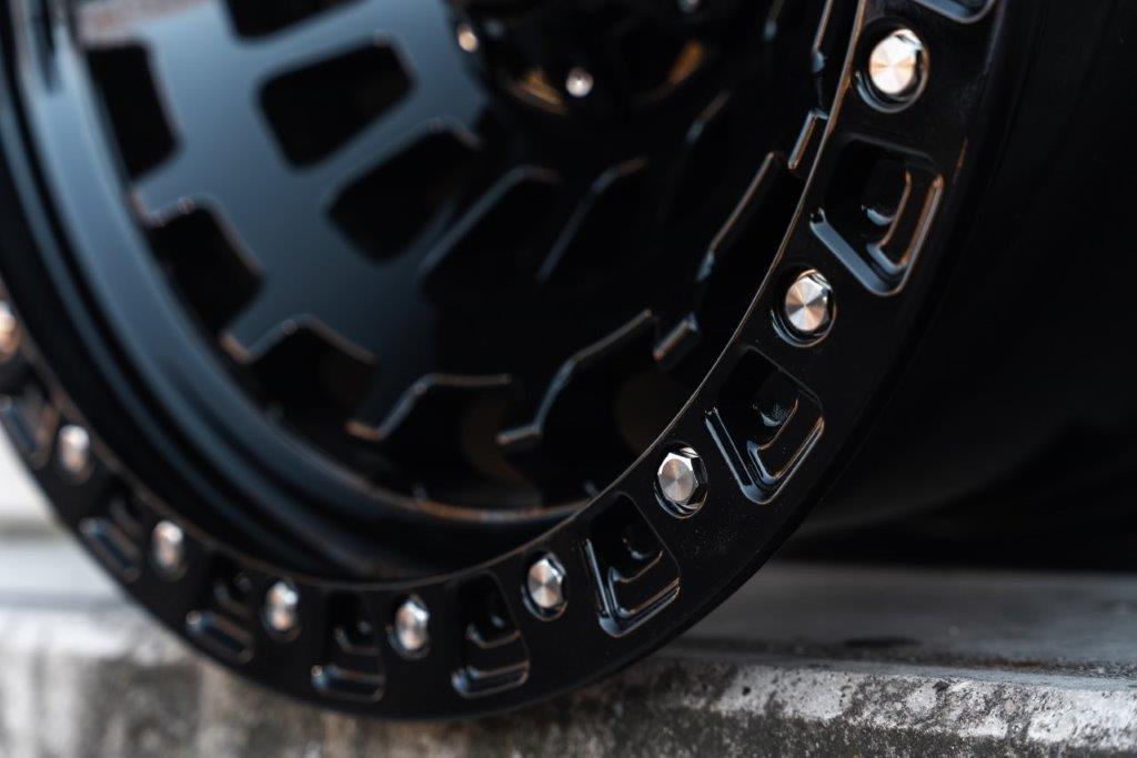 La Chanti LC-OF6 20" 12J ET-25 5x127/5x139,7 Gloss Black with Black Ring - obrazek 6