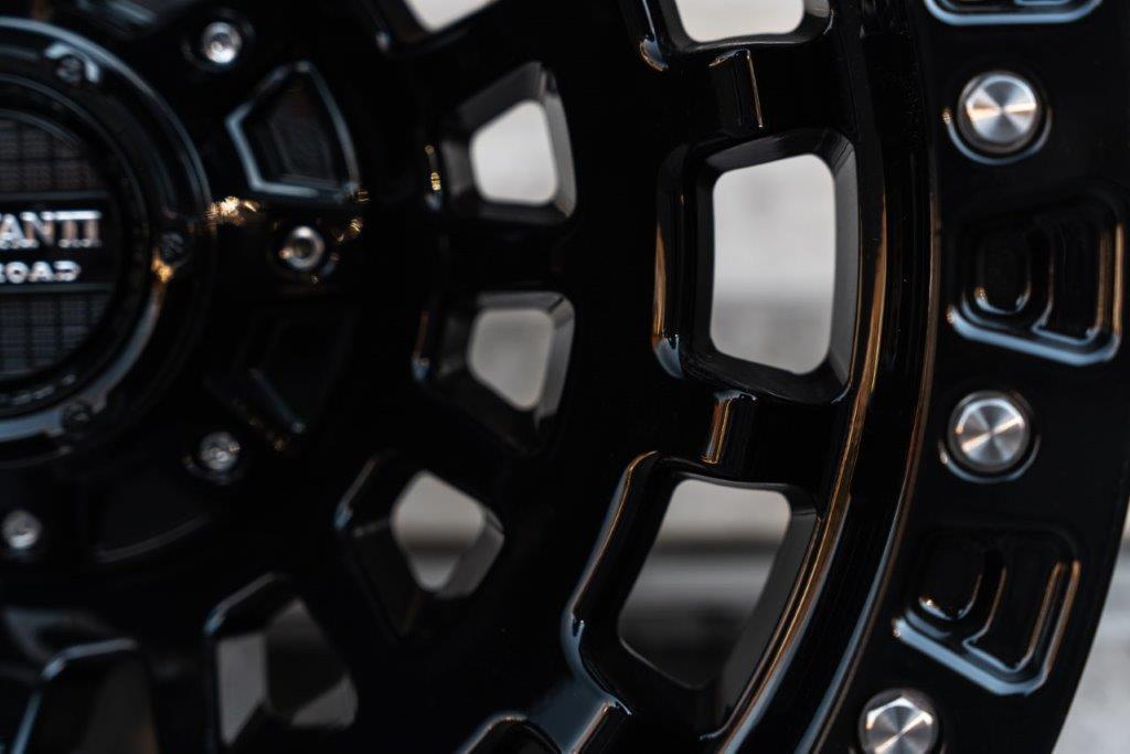 La Chanti LC-OF6 20" 12J ET-25 6x135/6x139,7 Gloss Black with Black Ring - obrazek 7