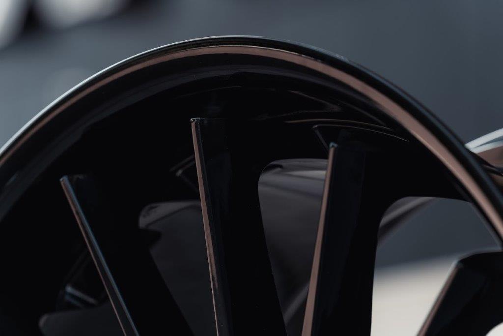 La Chanti LC-P12 20" 9J ET35 + 10,5J ET42 5x120 Glossy Black - obrazek 8