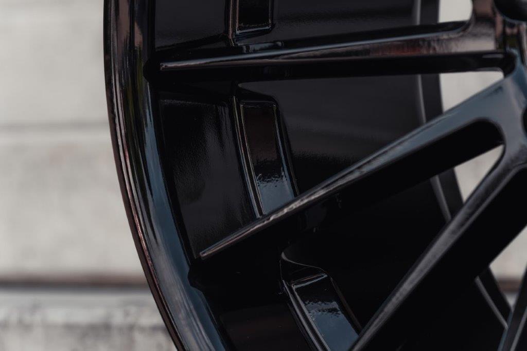 La Chanti LC-P12 20" 9J ET35 + 10,5J ET42 5x120 Glossy Black - obrazek 9