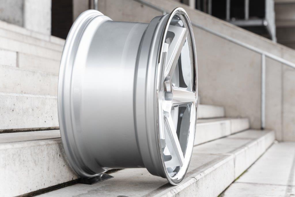 La Chanti LC-P13 20" 10,5J ET28/ET40 5x114,3 Machined Silver SS Lip - obrazek 5