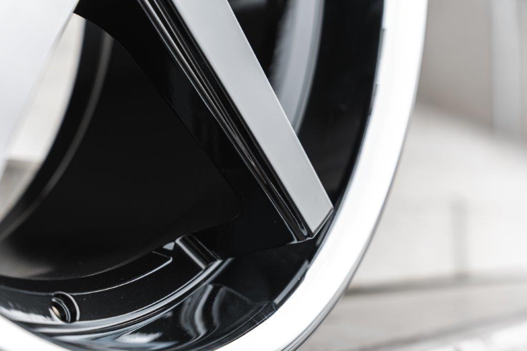 La Chanti LC-P13 20" 9J ET23/ET35 + 10,5J ET28/ET40 5x112 Glossy Black SS Lip - obrazek 6