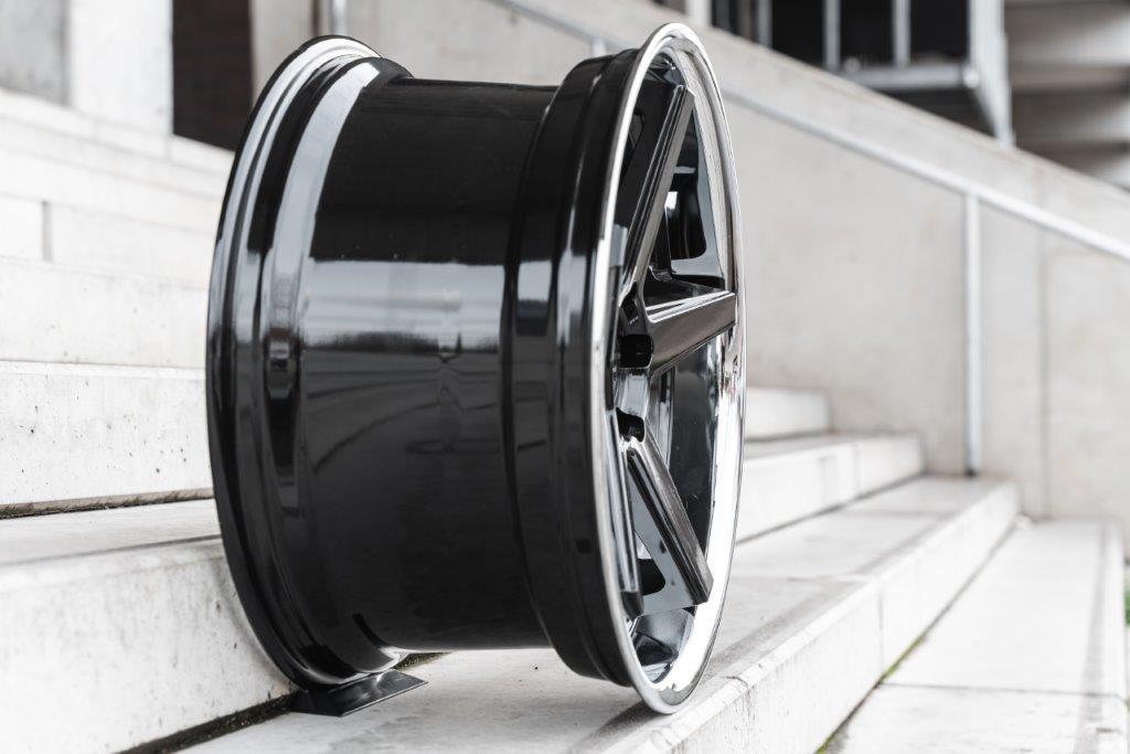 La Chanti LC-P13 20" 9J ET23/ET35 + 10,5J ET28/ET40 5x114,3 Glossy Black SS Lip - obrazek 5