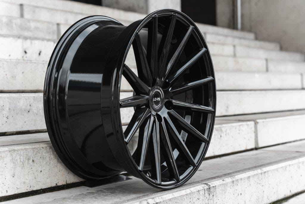 La Chanti LC-P5 19" 8,5J ET45 + 9,5J ET40 5x112 Glossy Black - obrazek 4
