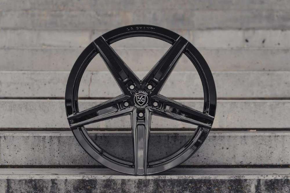 La Chanti LC-P8 20" 10J ET45 + 11J ET28/ET38 5x112 Glossy Black