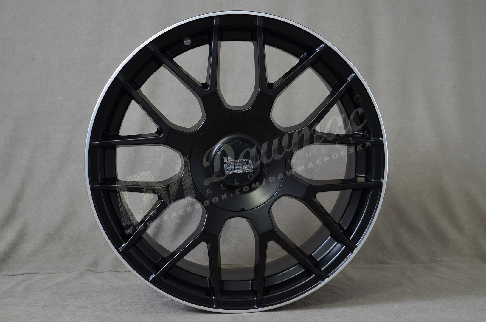 MAM GT1 17" 7,5J ET35 5x112/5x120 Matt Black Polished Lip - obrazek 2