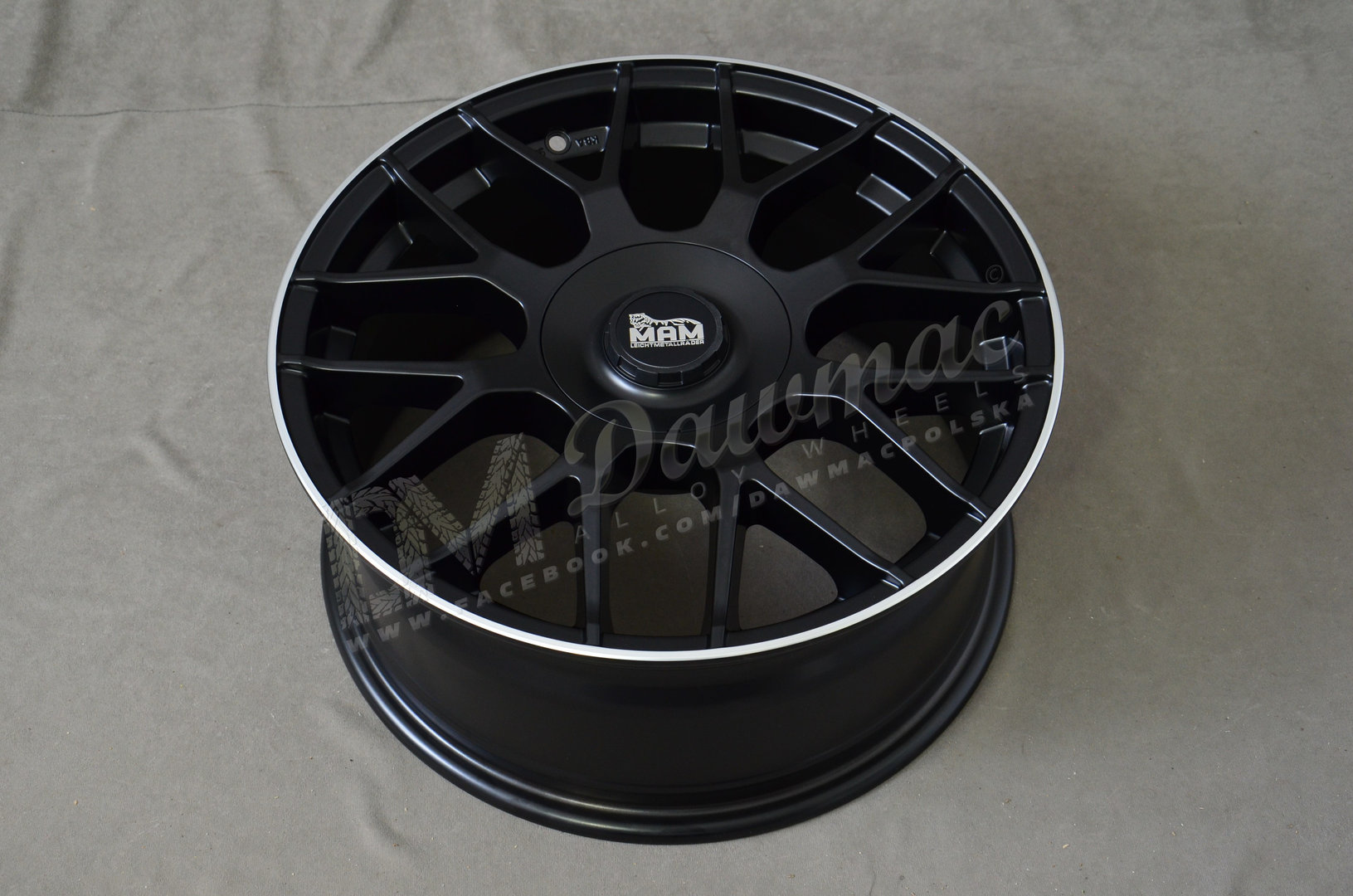 MAM GT1 17" 7,5J ET35 5x112/5x120 Matt Black Polished Lip - obrazek 5