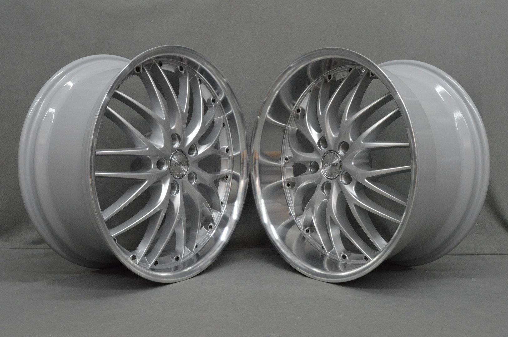 MRR MODEL:GT1 20" 8,5J ET20 + 10J ET20 5x120 HS - obrazek 3