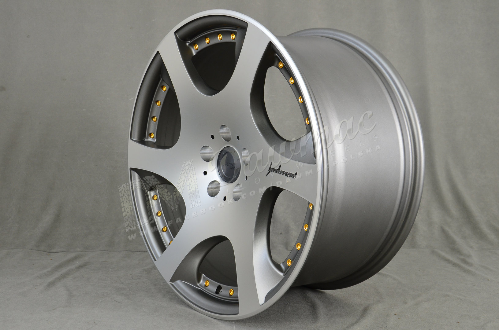 MRR VP3 19" 9,5J ET15-ET45 5x112-5x120,65 Gun Metal w/ Gold Rivets - obrazek 3