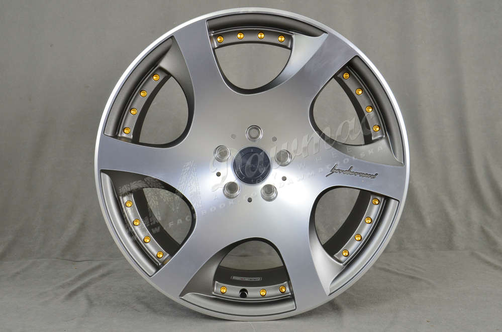 MRR VP3 20" 9J ET15-ET45 5x112-5x120,65 Gun Metal w/ Gold Rivets