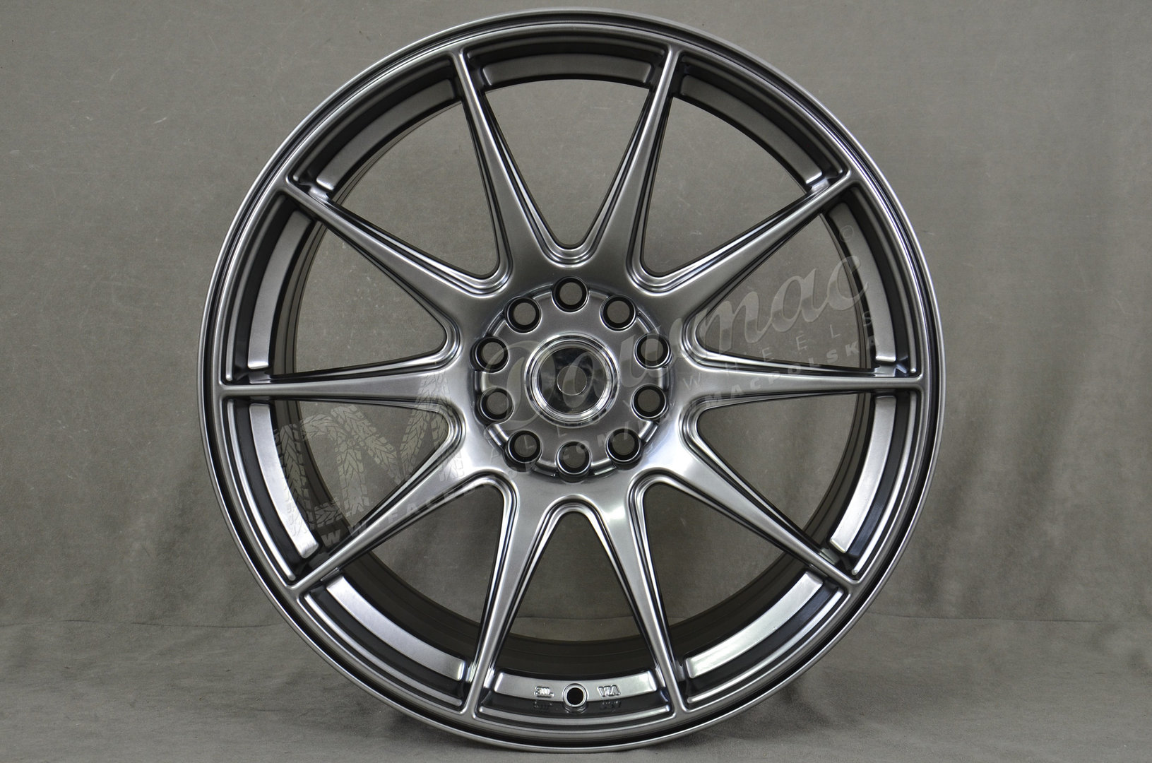 Model: 266 18" 8,75J ET30 5x114,3/5x120 Hyper Black - obrazek 2