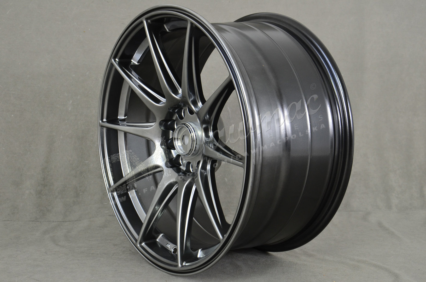 Model: 266 18" 8,75J ET30 5x114,3/5x120 Hyper Black - obrazek 3