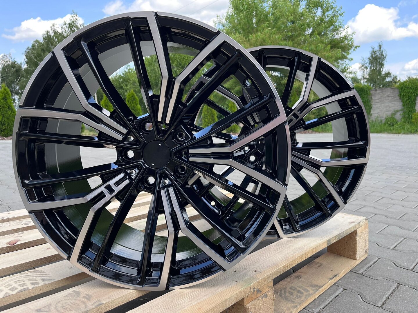 Model: 334/335 20" 8,5J ET30 + 9,5J ET40 5x112 BFP - obrazek 4